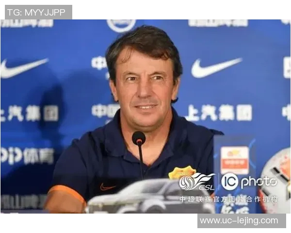 杜埃获2025环足奖最佳新秀荣誉击败多名强劲对手展现实力